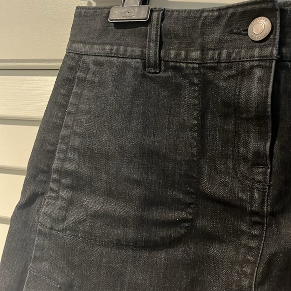 THEORY. black denim mini skirt with pockets. Size 4. - Picture 3 of 6